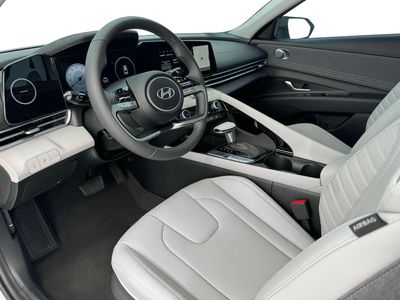 2025 Hyundai Elantra - Photo 50
