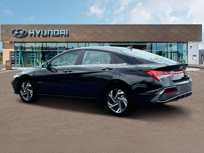 2025 Hyundai Elantra - Photo 40