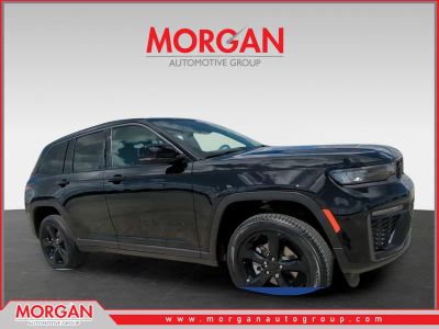 2026 Jeep Grand Cherokee Limited in Black — front three-quarter view