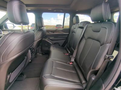 2026 Jeep Grand Cherokee — photo 16 view