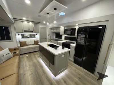 2026 Brinkley Model Z - Photo 29