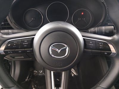 2025 Mazda Mazda3 Hatchback — photo 12 view