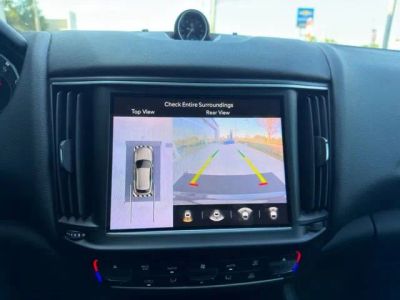2023 Maserati Levante — photo 12 view