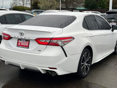2018 Toyota Camry - Photo 2