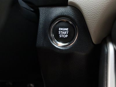 2024 Toyota RAV4 FWD - Photo 18