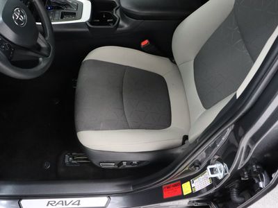 2024 Toyota RAV4 FWD - Photo 15