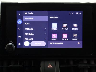 2024 Toyota RAV4 FWD - Photo 19
