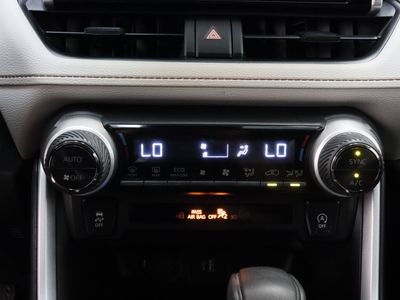 2024 Toyota RAV4 FWD - Photo 20