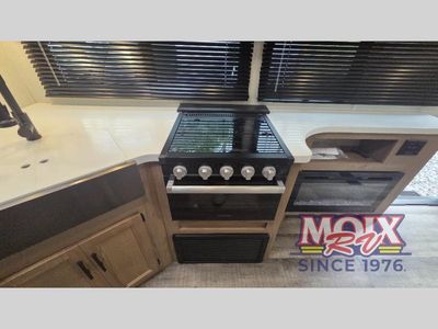 2023 Forest River RV Cherokee Black Label - Photo 12