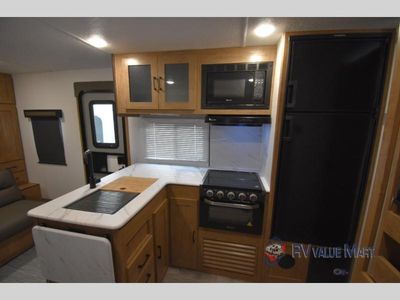 2024 Coachmen RV Freedom Express Ultra Lite - Photo 15
