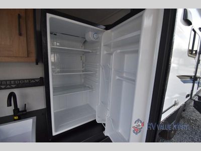 2024 Coachmen RV Freedom Express Ultra Lite - Photo 28