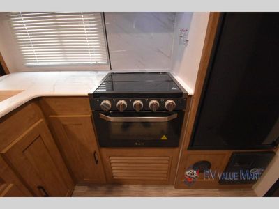 2024 Coachmen RV Freedom Express Ultra Lite - Photo 12