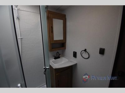 2024 Coachmen RV Freedom Express Ultra Lite - Photo 23