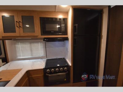 2024 Coachmen RV Freedom Express Ultra Lite - Photo 13