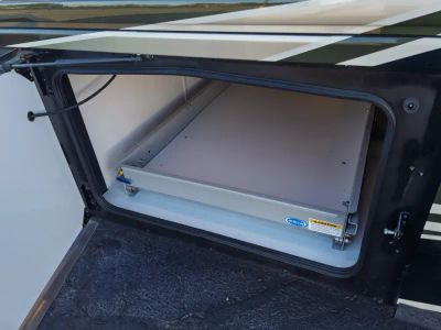2027 Fleetwood DISCOVERY LXE — photo 37 view
