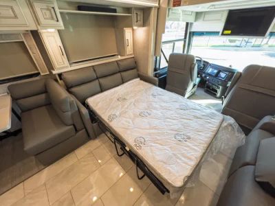 2027 Fleetwood DISCOVERY LXE — photo 9 view