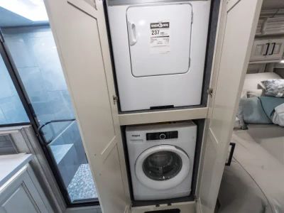 2027 Fleetwood DISCOVERY LXE — photo 20 view