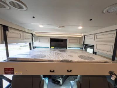 2027 Fleetwood DISCOVERY LXE — detail view