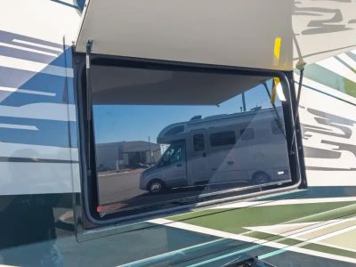 2027 Fleetwood DISCOVERY LXE — photo 30 view