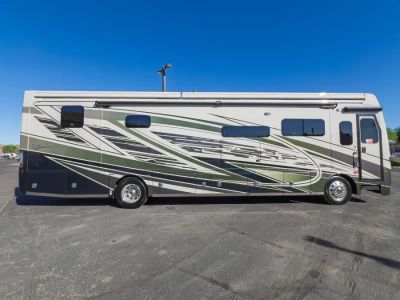 2027 Fleetwood DISCOVERY LXE — photo 23 view
