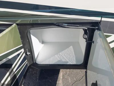 2027 Fleetwood DISCOVERY LXE — photo 32 view