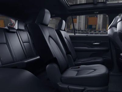 2026 Toyota Grand Highlander Hybrid - Photo 2