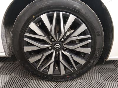 2024 Nissan Altima — photo 10 view