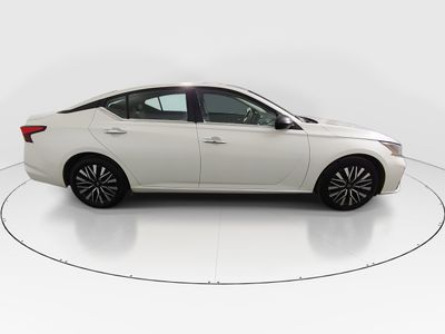 2024 Nissan Altima — photo 8 view