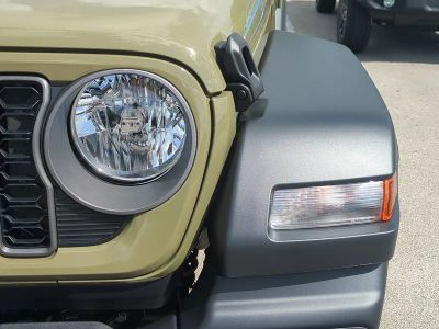 2026 Jeep Wrangler — photo 10 view