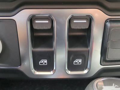 2026 Jeep Wrangler — photo 25 view