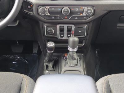 2026 Jeep Wrangler — photo 21 view