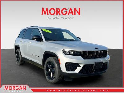 2023 Jeep Grand Cherokee Altitude X in Silver — front three-quarter view