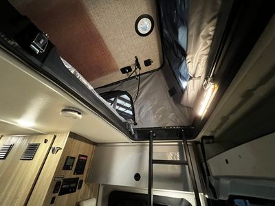 2025 Winnebago SOLIS - Photo 27