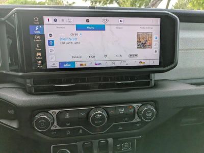2026 Jeep Wrangler — photo 14 view