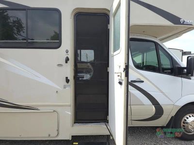 2017 Thor Chateau Sprinter — photo 17 view