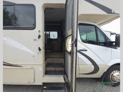 2017 Thor Chateau Sprinter — photo 18 view