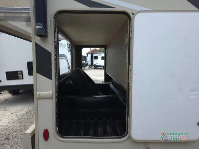 2017 Thor Chateau Sprinter — photo 13 view