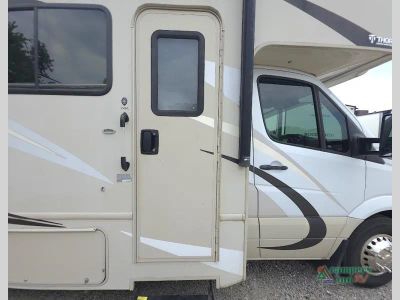 2017 Thor Chateau Sprinter — photo 16 view