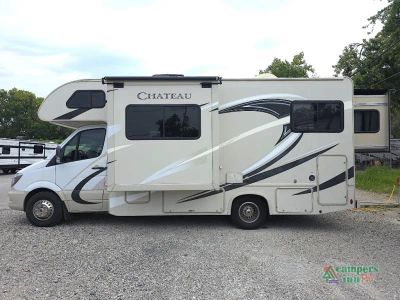 2017 Thor Chateau Sprinter — interior view