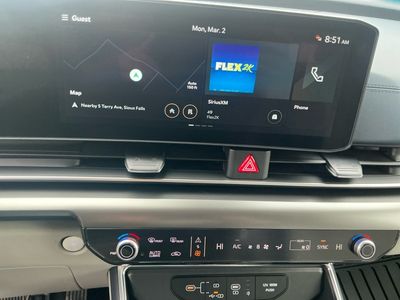 2026 Kia Carnival — photo 12 view