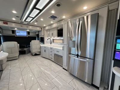 2027 Fleetwood DISCOVERY — photo 9 view