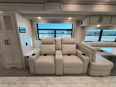 2027 Fleetwood DISCOVERY — photo 15 view