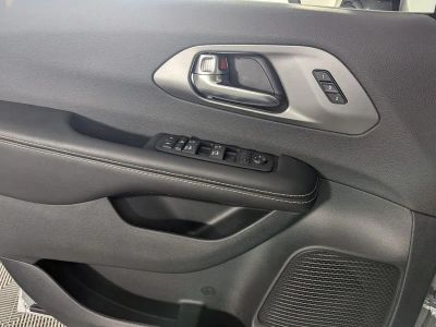 2026 Chrysler Pacifica — photo 17 view