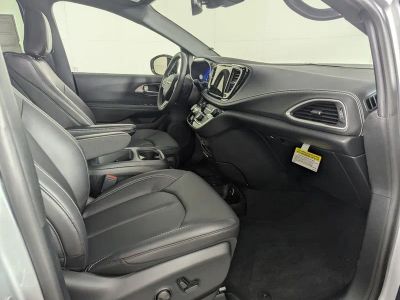 2026 Chrysler Pacifica — photo 29 view