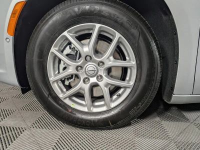 2026 Chrysler Pacifica — photo 8 view