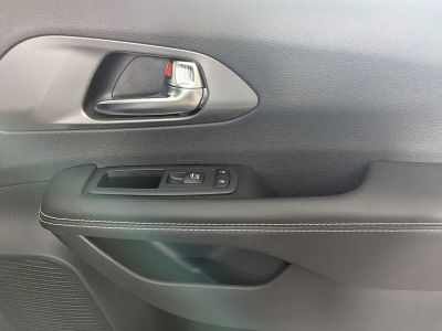 2026 Chrysler Pacifica — photo 28 view