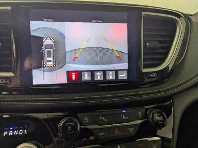 2026 Chrysler Pacifica — photo 18 view