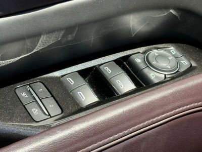2022 Cadillac Escalade - Photo 18