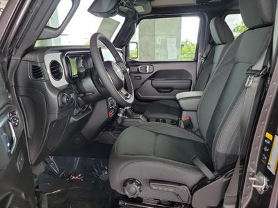 2026 Jeep Wrangler - Photo 17