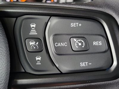 2026 Jeep Wrangler - Photo 24